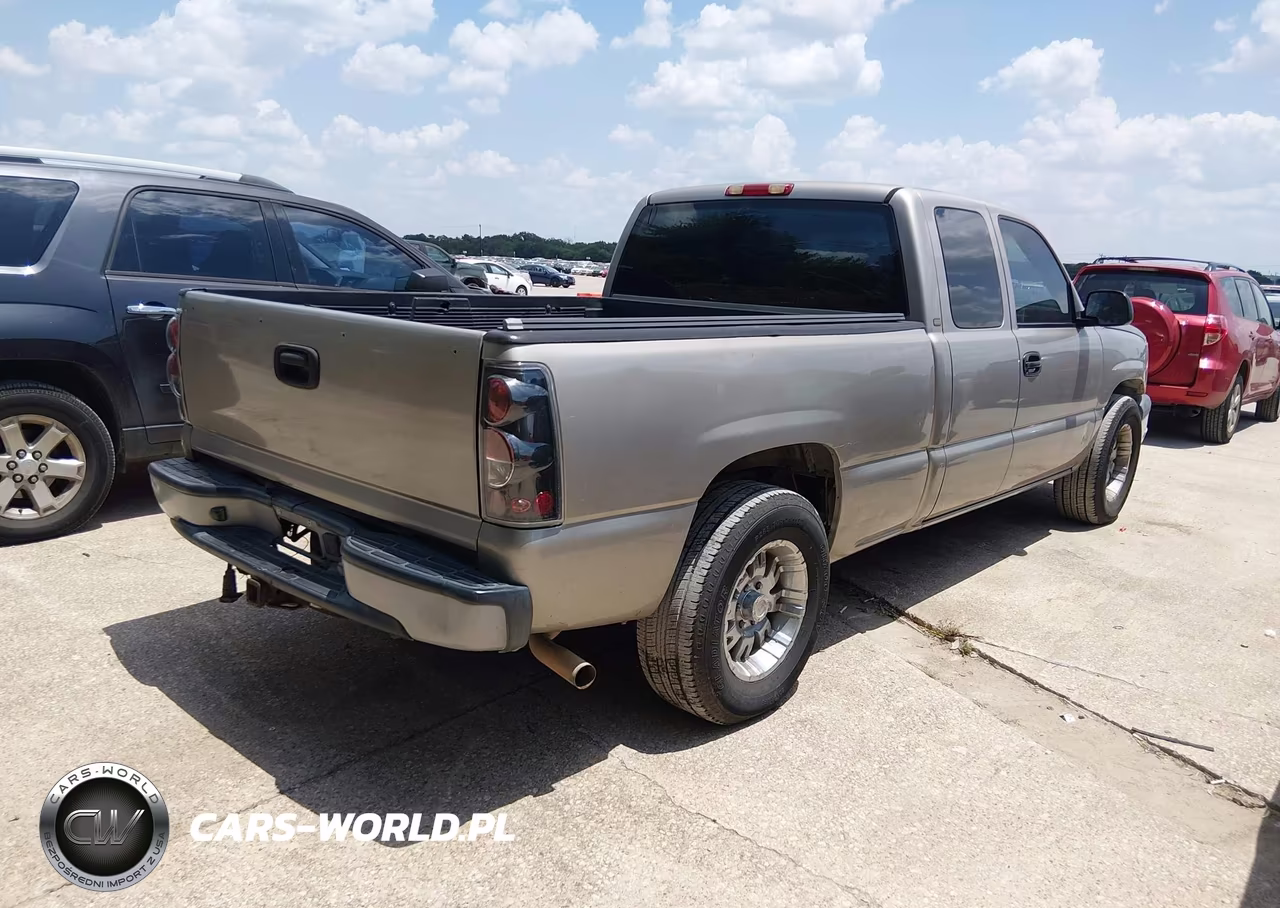 2003 Chevrolet Silverado 1500 Work Truck VIN:2GCEC19X831212463 - 4