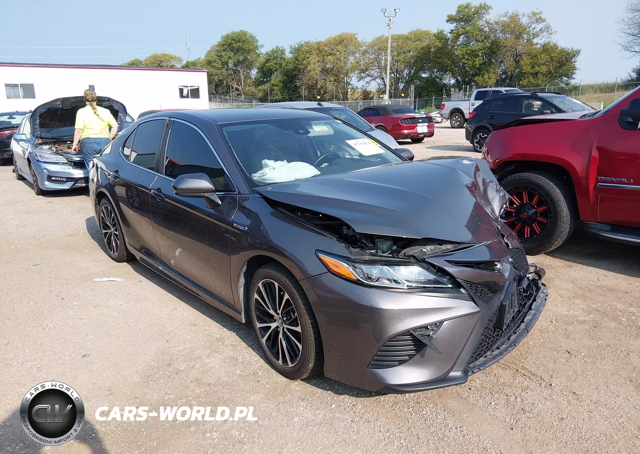 2020 Toyota Camry Se Hybrid – zdjęcie 1 z 18