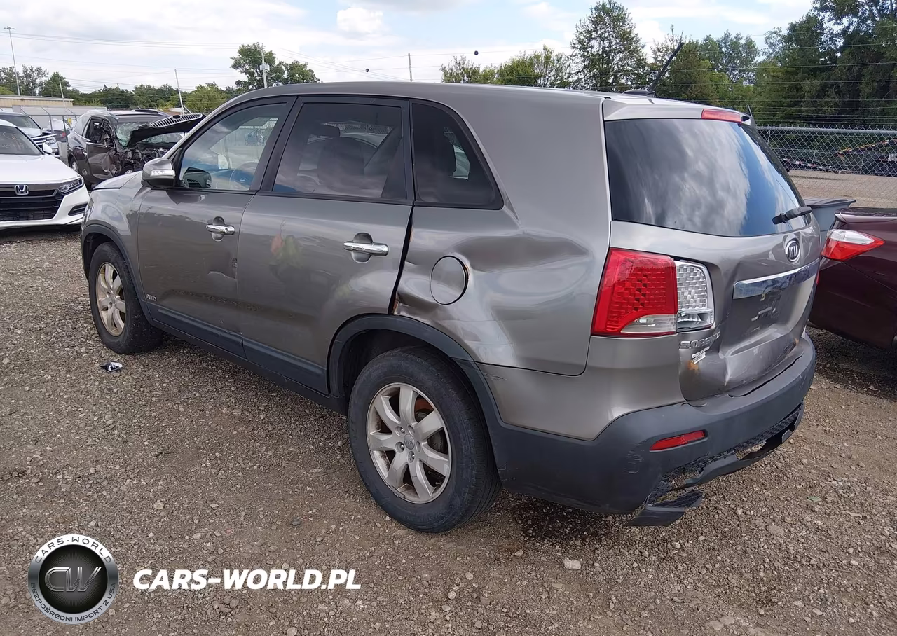 2013 Kia Sorento Lx VIN:5XYKTCA64DG345391 - 3