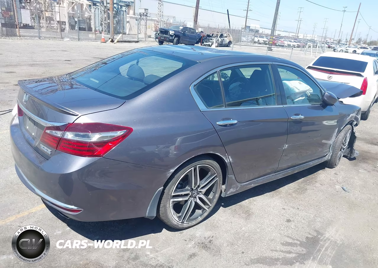 2017 Honda Accord Sport Se VIN:1HGCR2F13HA084093 - 4