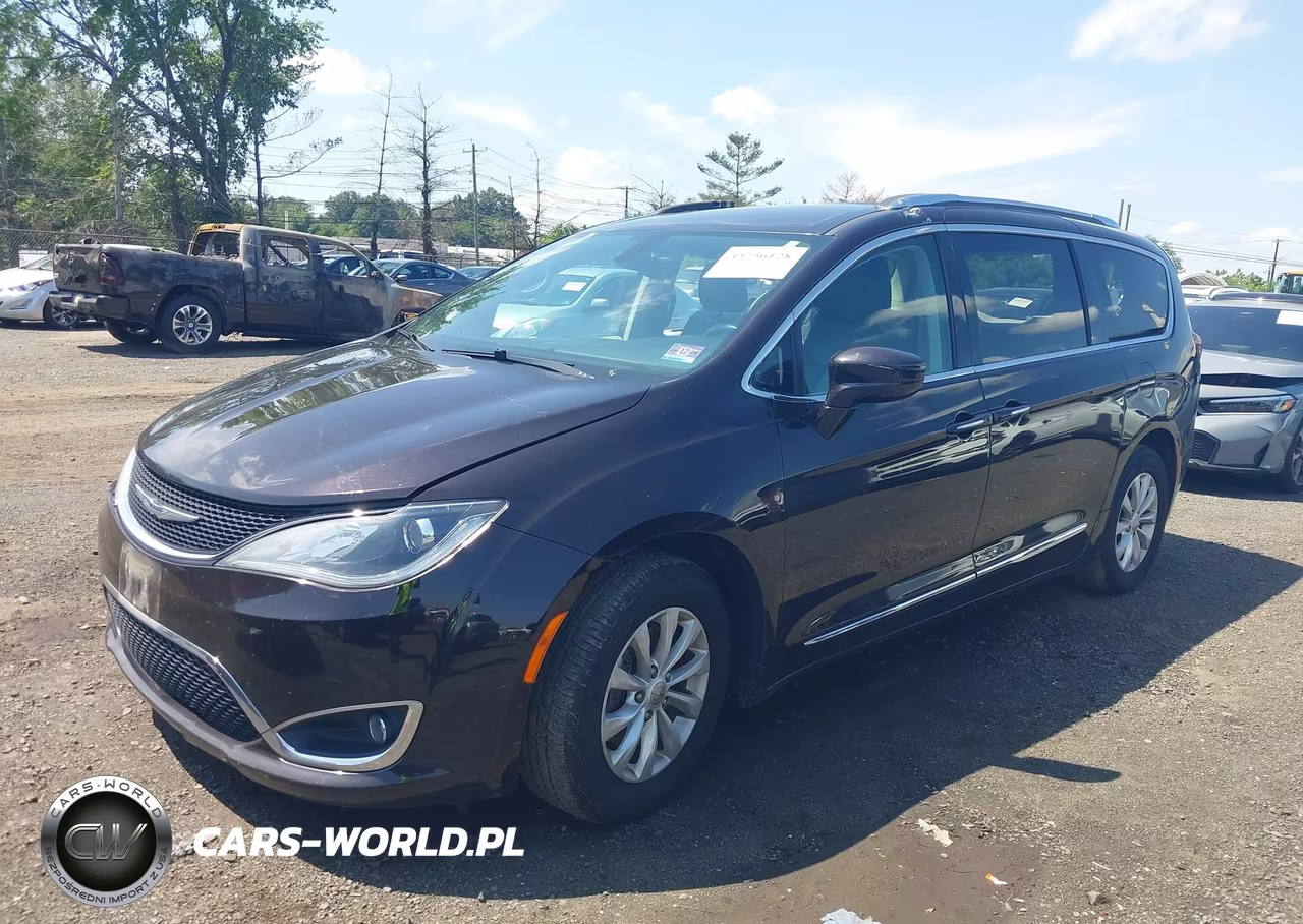 2019 Chrysler Pacifica Touring L VIN:2C4RC1BG6KR627051 - 2