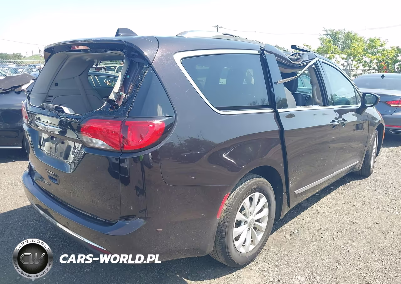 2019 Chrysler Pacifica Touring L VIN:2C4RC1BG6KR627051 - 6