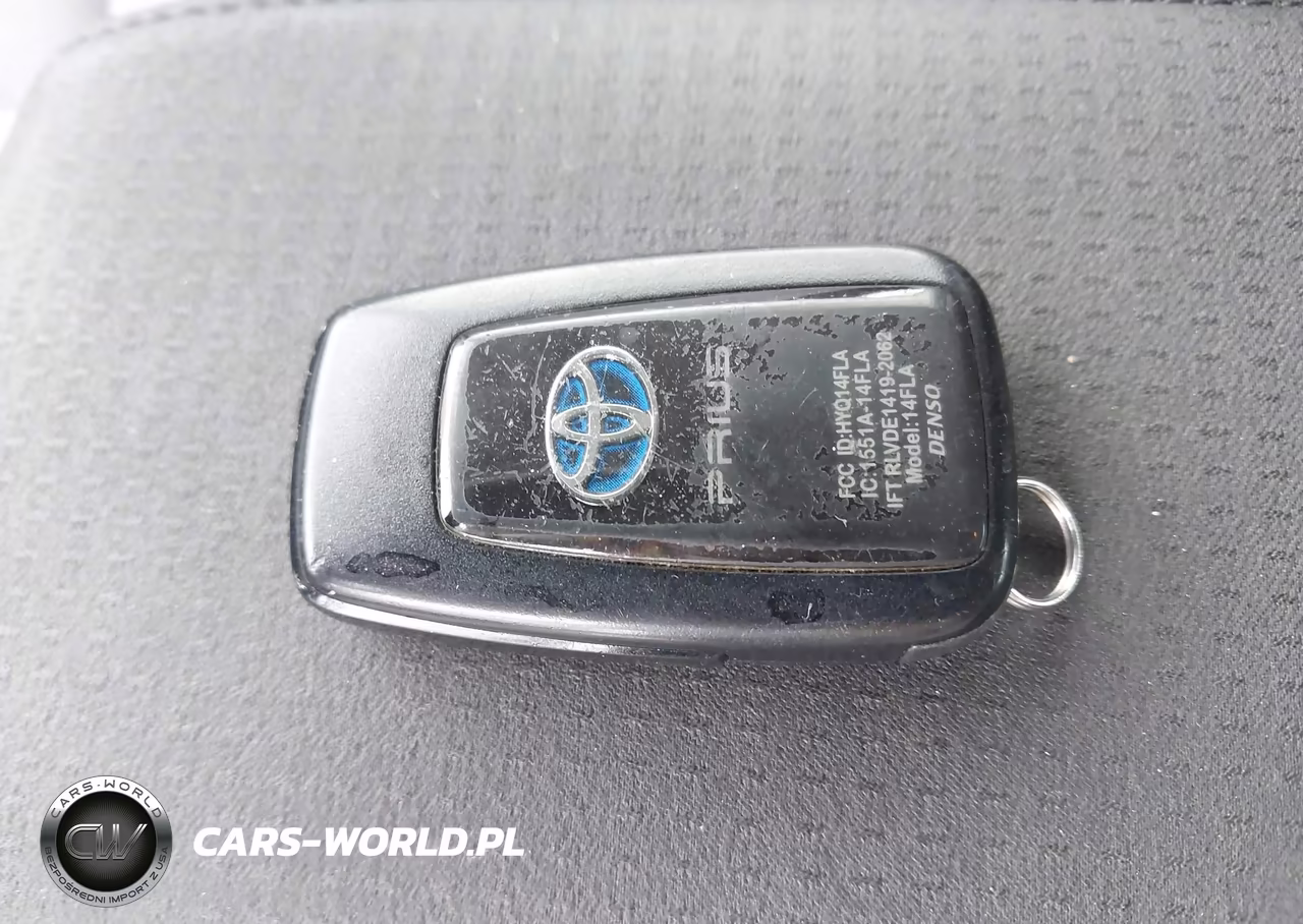 2021 Toyota Prius L Eco VIN:JTDKAMFUXM3145199 - 11