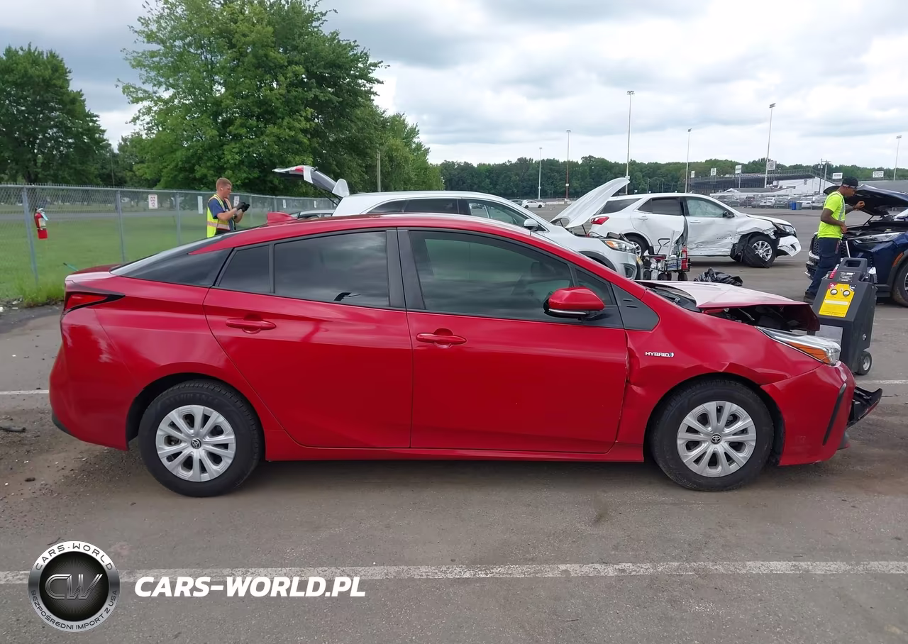 2021 Toyota Prius L Eco VIN:JTDKAMFUXM3145199 - 13