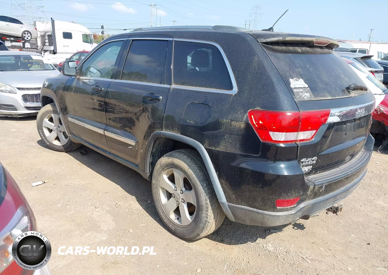 2012 Jeep Grand Cherokee Laredo VIN:1C4RJFAT5CC300748 - 3