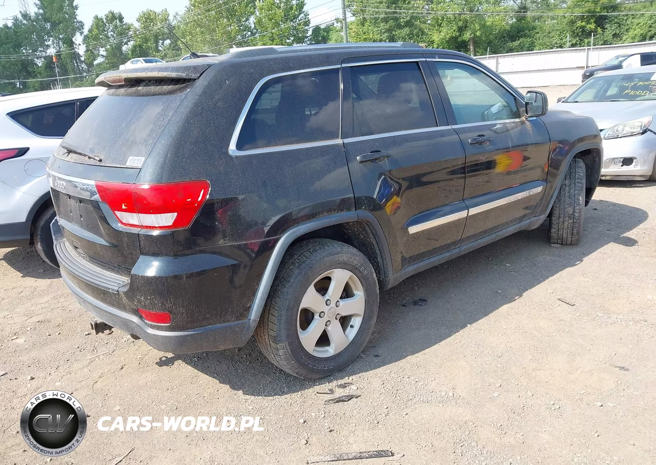 2012 Jeep Grand Cherokee Laredo VIN:1C4RJFAT5CC300748 - 4