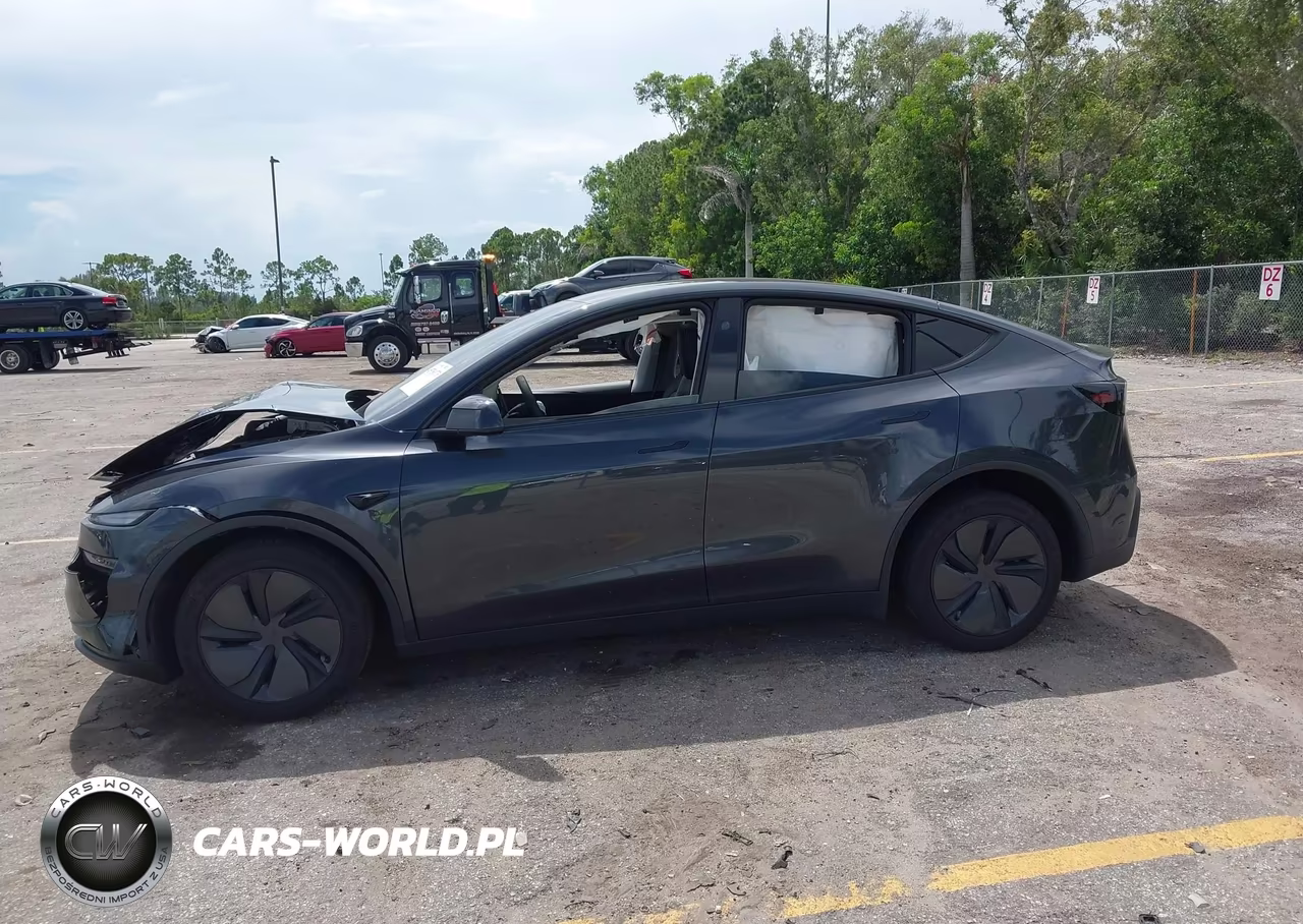 2026 Tesla Model Y VIN:7SAYGDED1TF516023 - 13