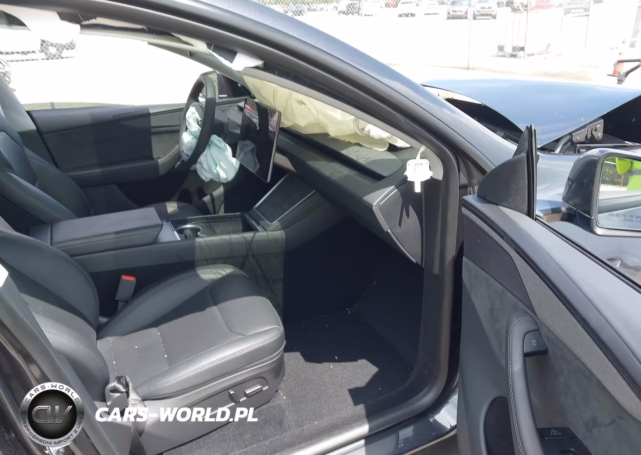 2026 Tesla Model Y VIN:7SAYGDED1TF516023 - 5