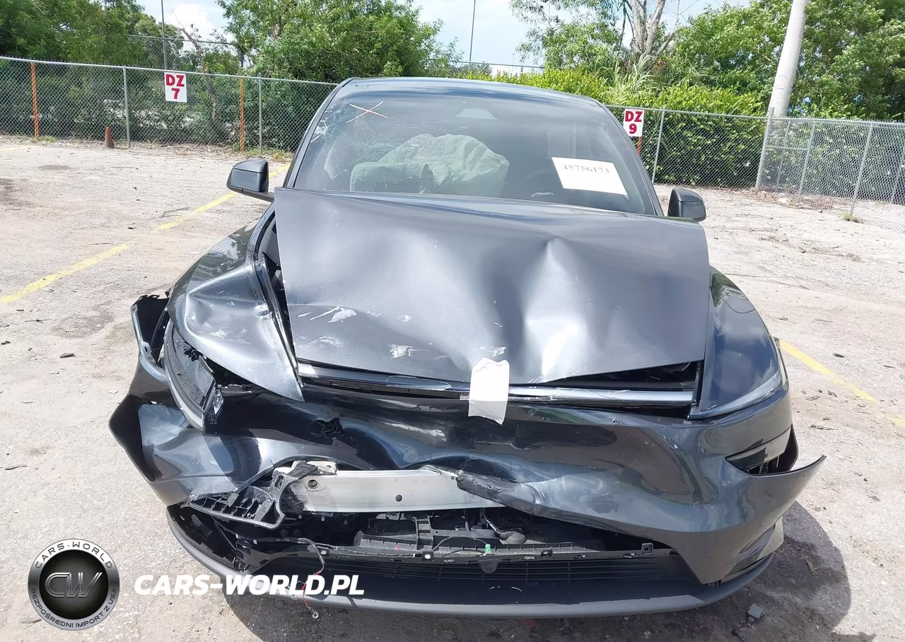 2026 Tesla Model Y VIN:7SAYGDED1TF516023 - 6