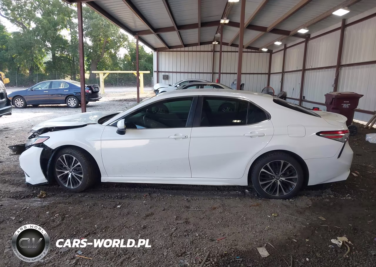 2018 Toyota Camry Se VIN:4T1B11HK6JU573444 - 14