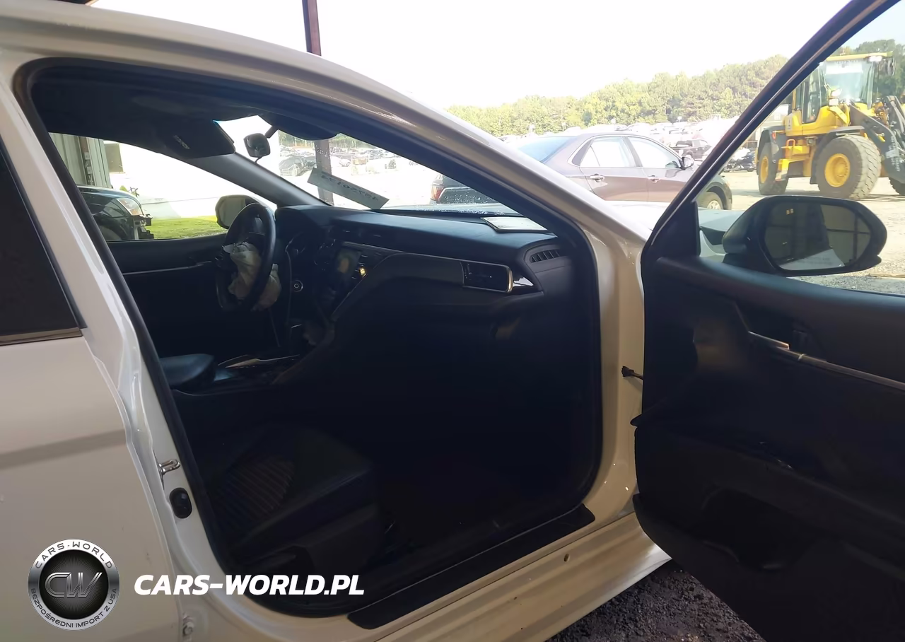 2018 Toyota Camry Se VIN:4T1B11HK6JU573444 - 5