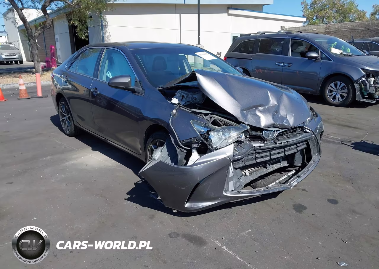 2016 Toyota Camry Xse