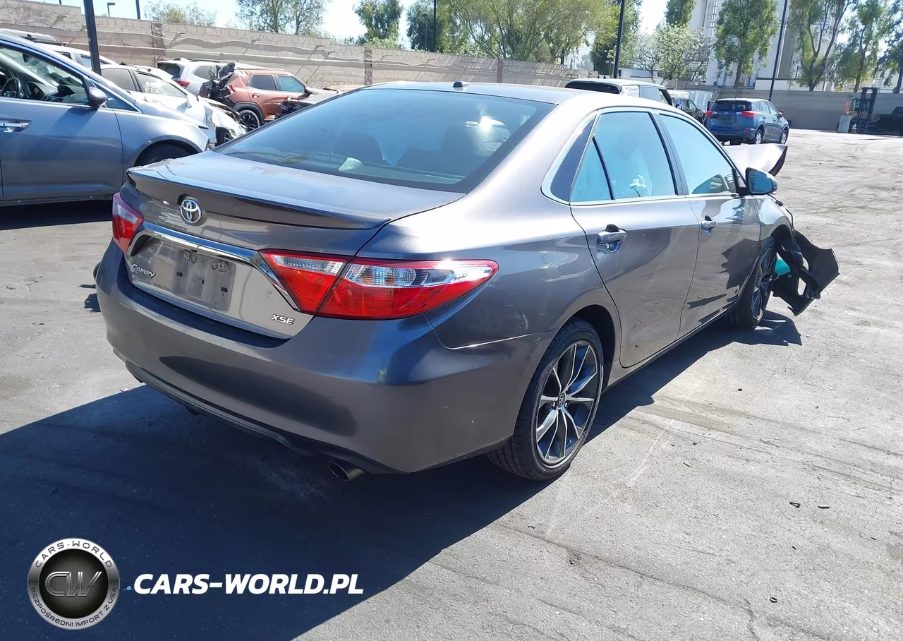 2016 Toyota Camry Xse VIN:4T1BF1FK1GU203497 - 4
