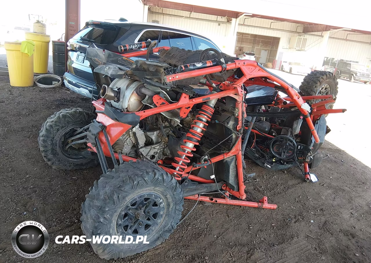 2018 Can-Am Maverick X3 X Rs Turbo R VIN:3JBVXAW42JK005487 - 4