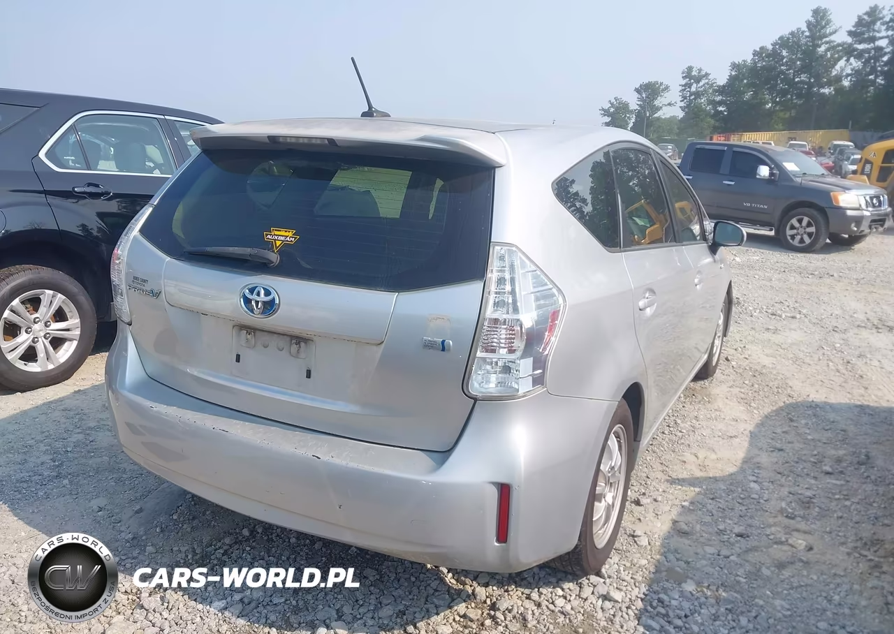 2013 Toyota Prius V Three VIN:JTDZN3EU3D3251332 - 4