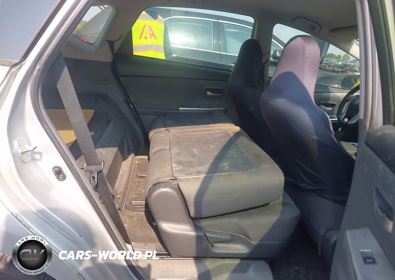 2013 Toyota Prius V Three VIN:JTDZN3EU3D3251332 - 8