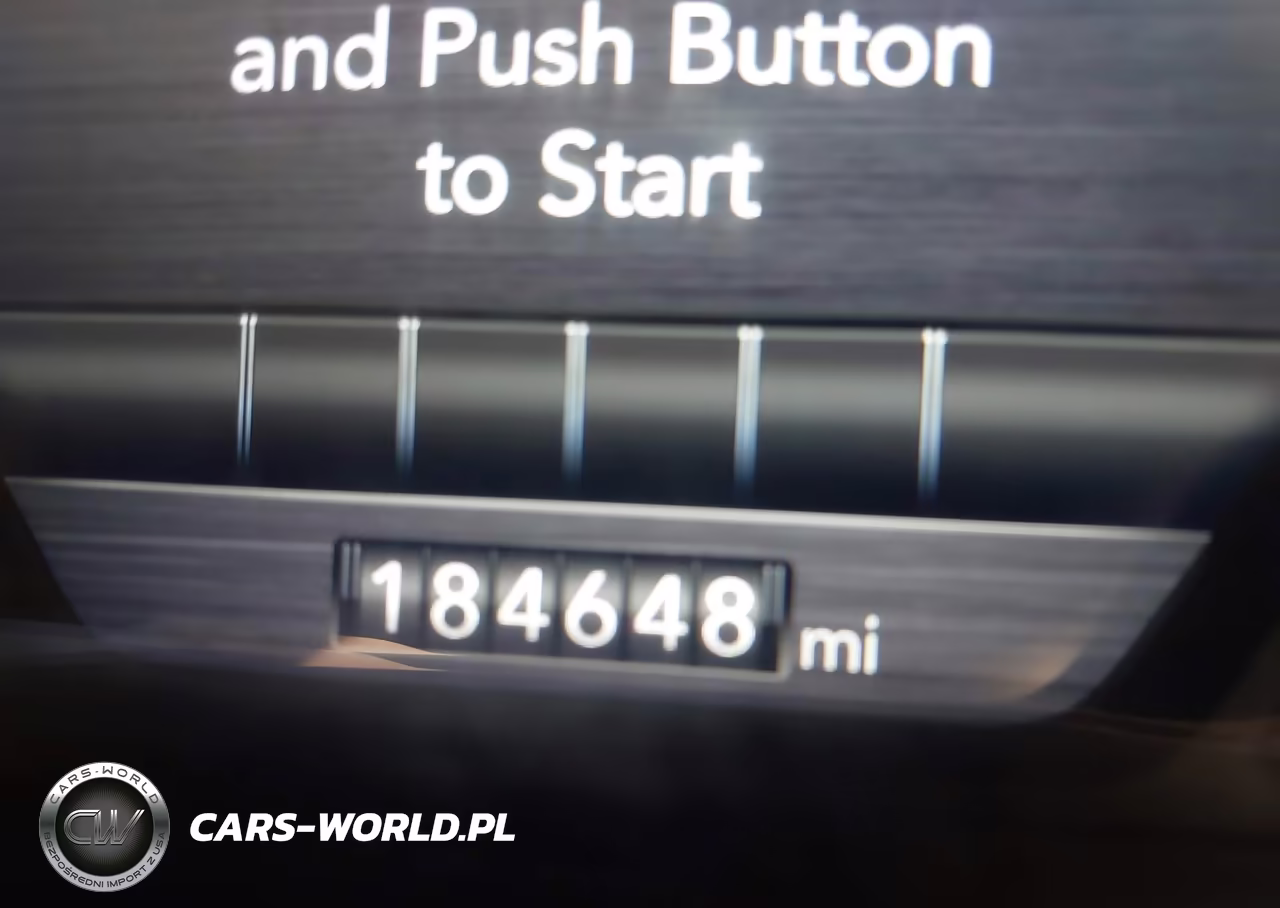 2019 Ram 1500 Laramie VIN:1C6SRFJT6KN515902 - 16