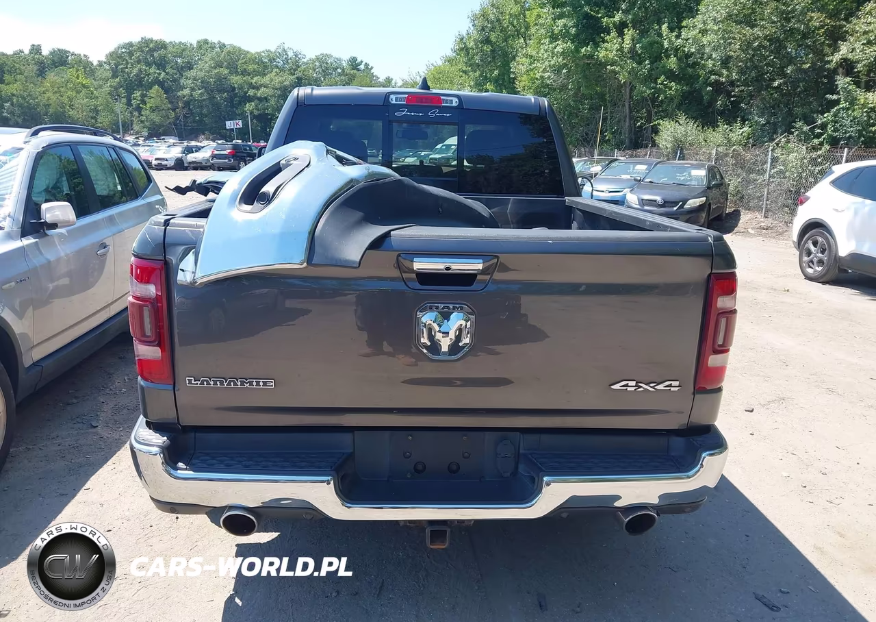 2019 Ram 1500 Laramie VIN:1C6SRFJT6KN515902 - 17