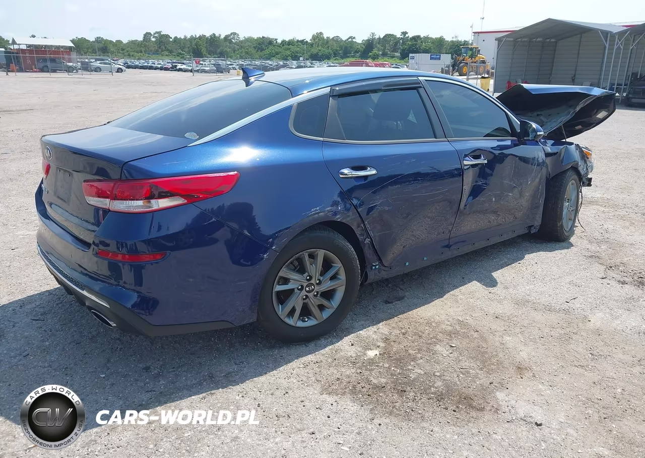 2019 Kia Optima Lx VIN:5XXGT4L31KG340651 - 4
