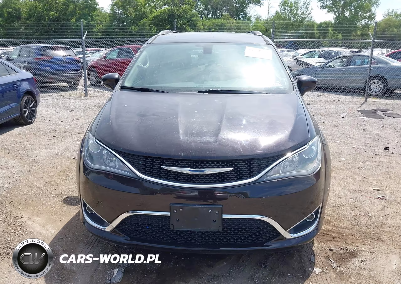 2017 Chrysler Pacifica Touring-L Plus VIN:2C4RC1EG1HR743567 - 12
