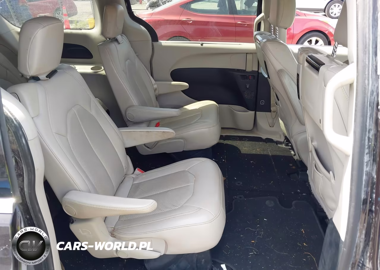 2017 Chrysler Pacifica Touring-L Plus VIN:2C4RC1EG1HR743567 - 8