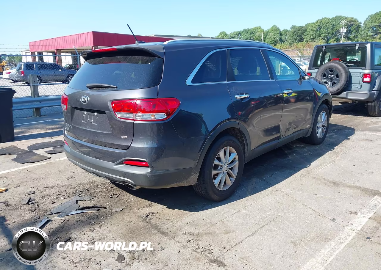 2017 Kia Sorento 2.4L Lx VIN:5XYPGDA31HG237404 - 4