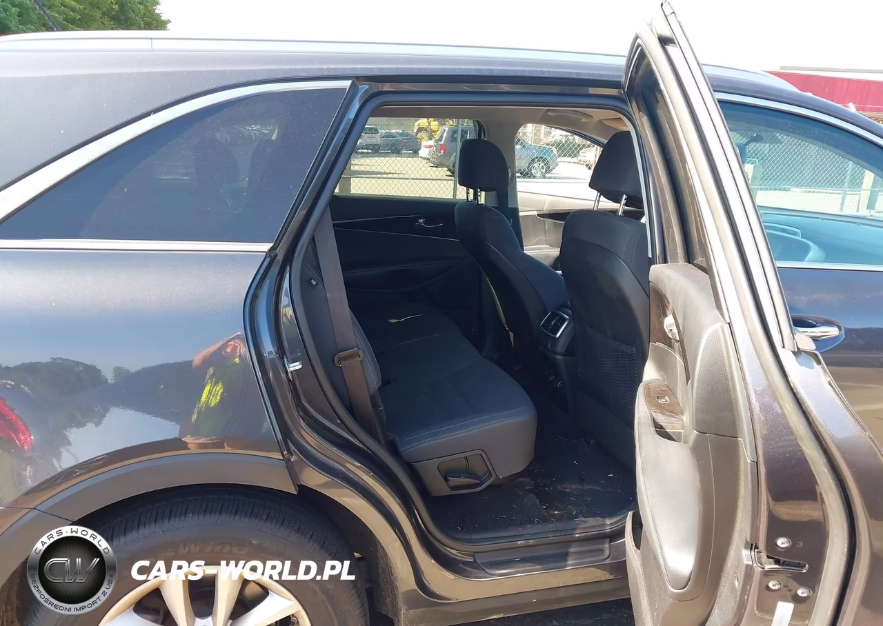 2017 Kia Sorento 2.4L Lx VIN:5XYPGDA31HG237404 - 8