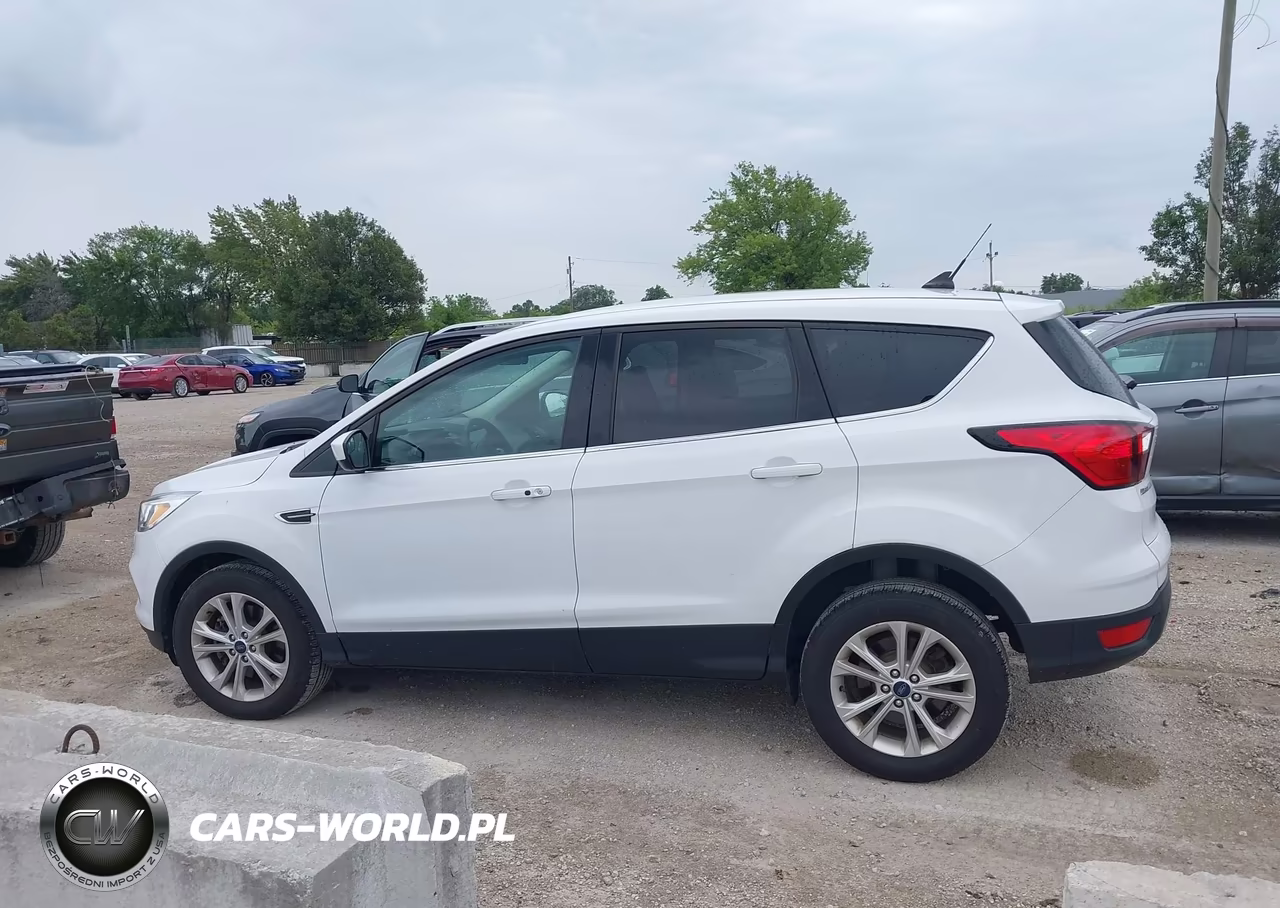 2019 Ford Escape Se VIN:1FMCU9GD1KUC07695 - 14