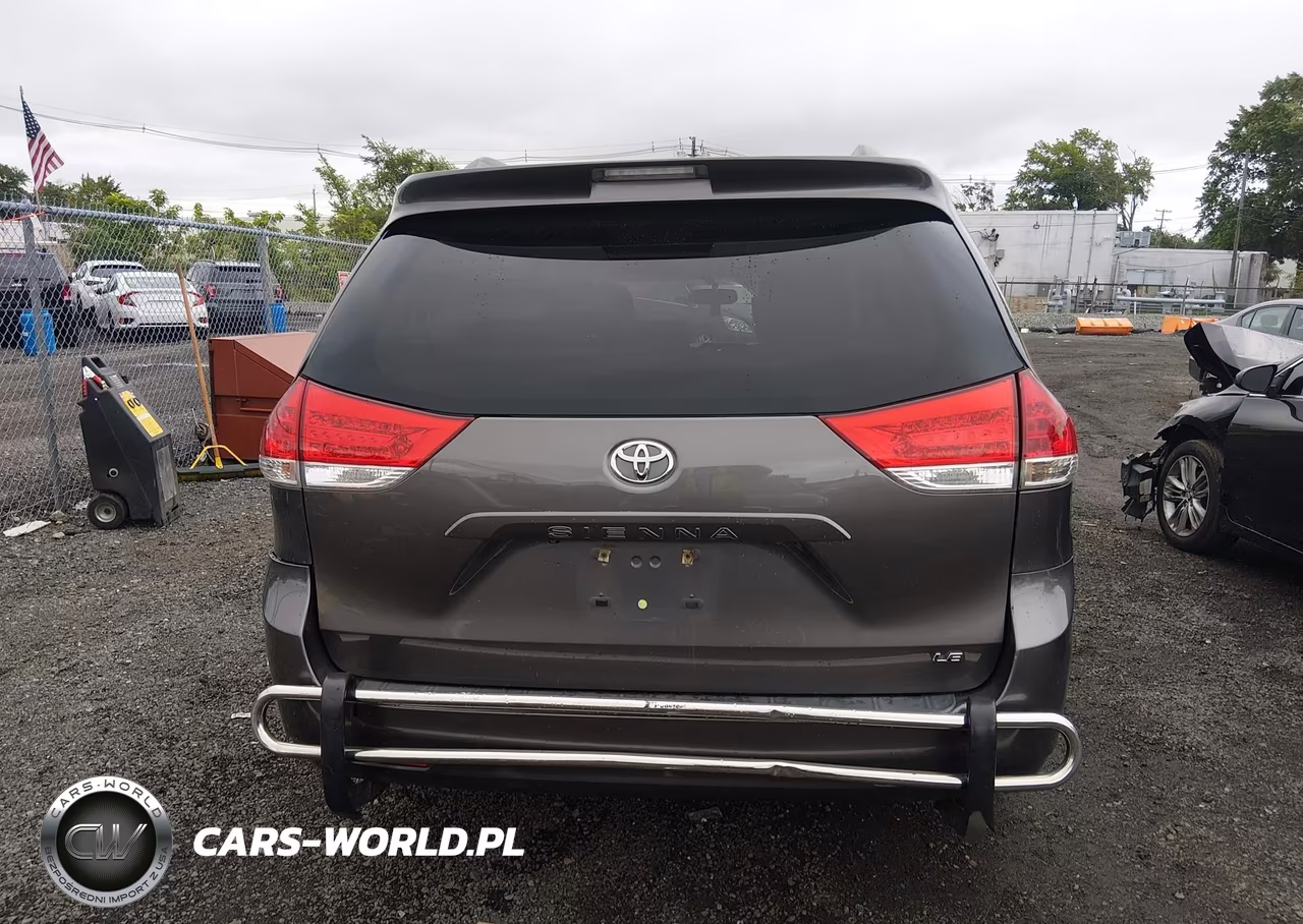 2013 Toyota Sienna Le V6 8 Passenger VIN:5TDKK3DC0DS384437 - 16