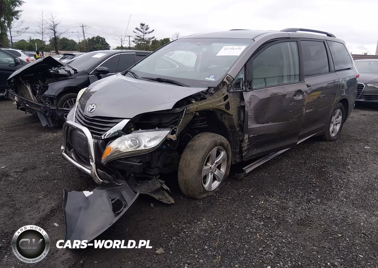 2013 Toyota Sienna Le V6 8 Passenger VIN:5TDKK3DC0DS384437 - 2