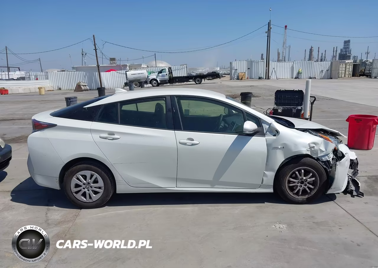 2016 Toyota Prius Two VIN:JTDKBRFU1G3522405 - 13
