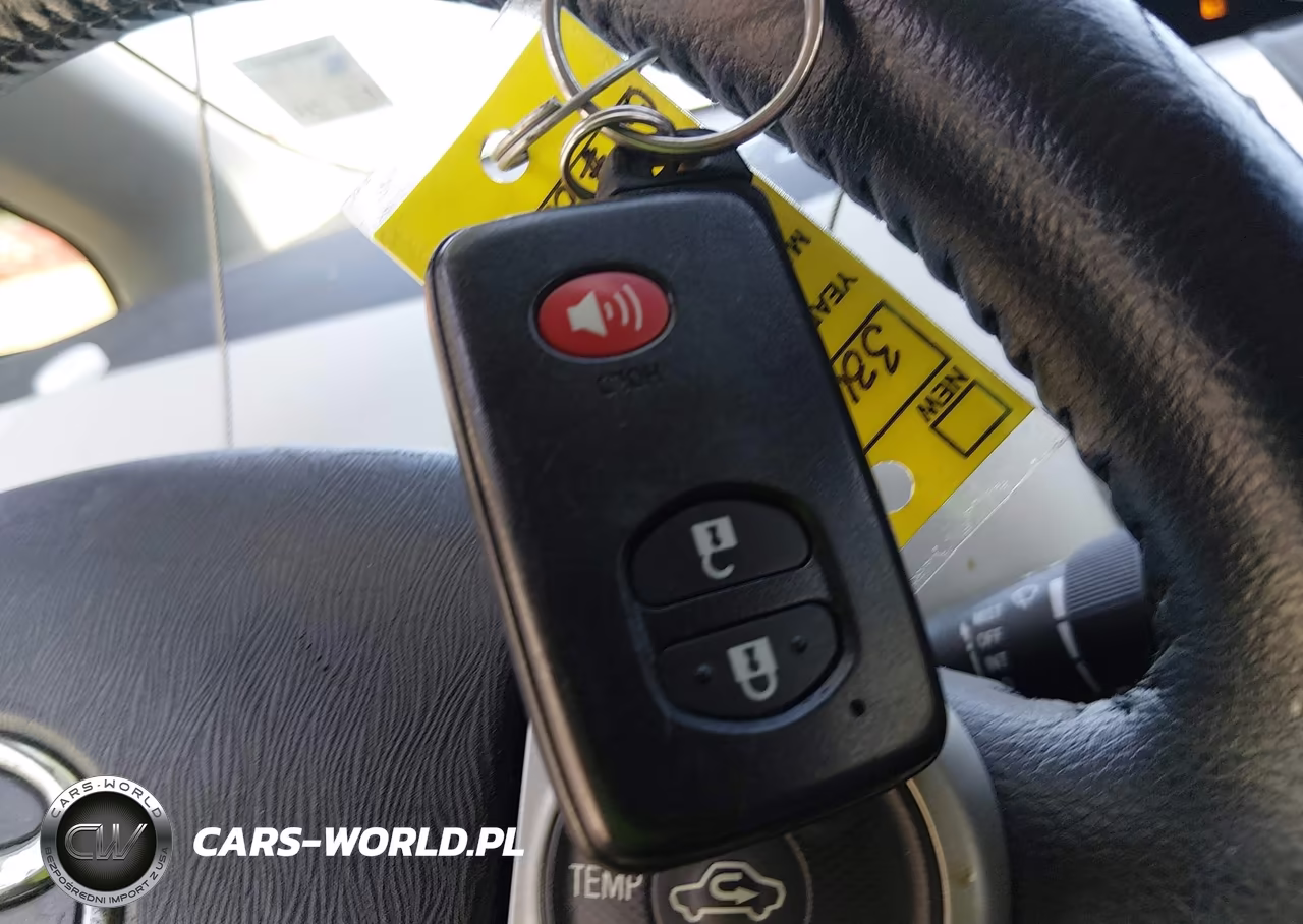2014 Toyota Prius V Five VIN:JTDZN3EU6E3336070 - 11