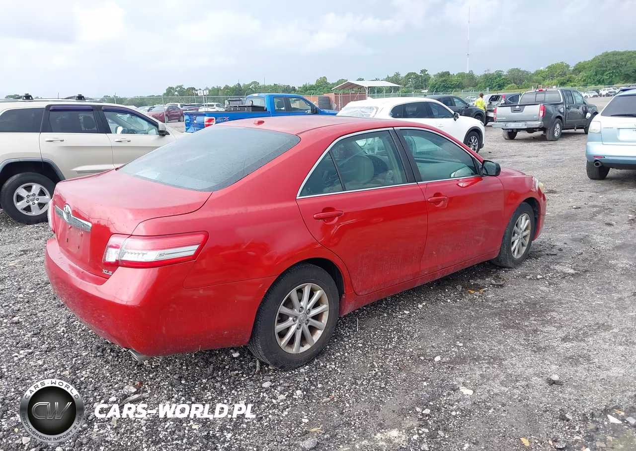 2011 Toyota Camry Xle VIN:4T1BF3EK9BU697002 - 4