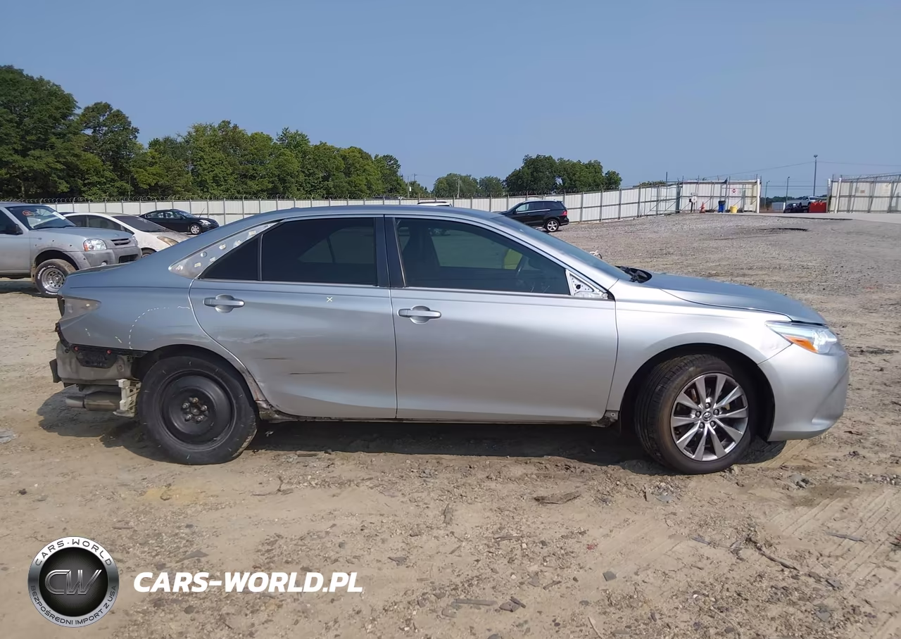2015 Toyota Camry Xle VIN:4T1BF1FK1FU060114 - 14