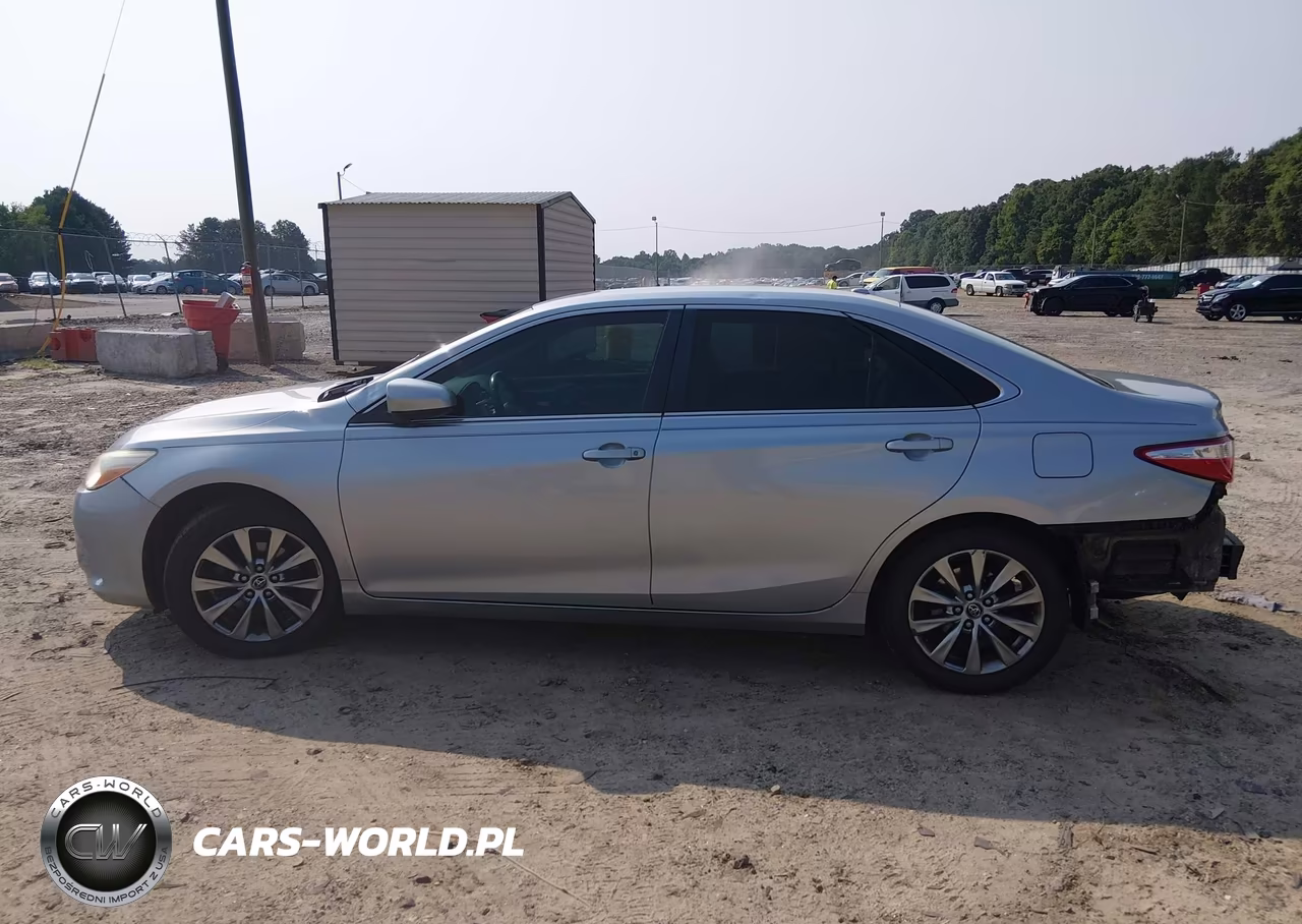 2015 Toyota Camry Xle VIN:4T1BF1FK1FU060114 - 15