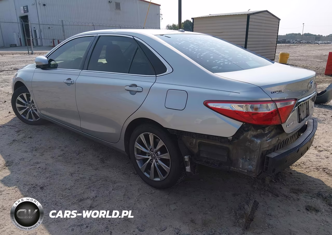 2015 Toyota Camry Xle VIN:4T1BF1FK1FU060114 - 3