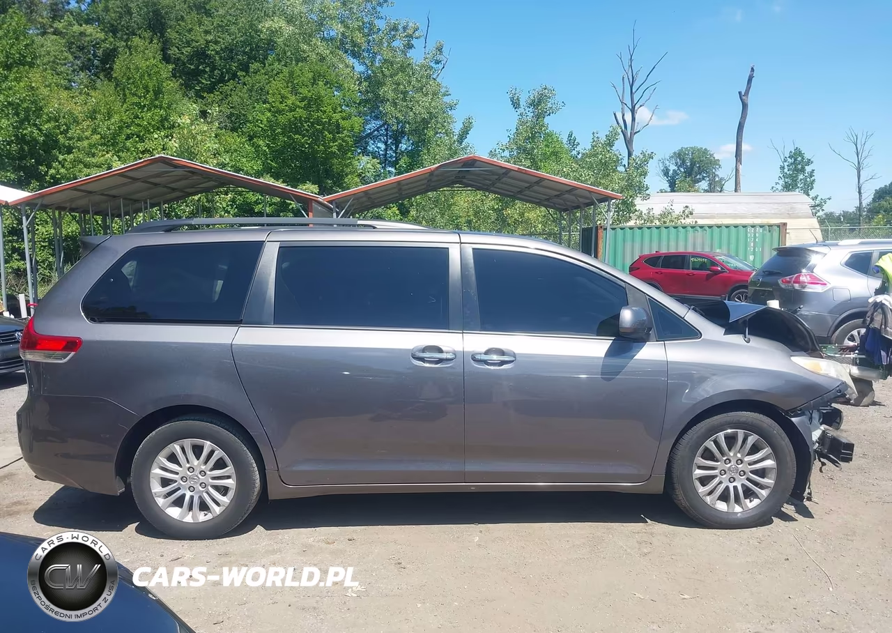 2013 Toyota Sienna Xle V6 8 Passenger VIN:5TDYK3DC8DS325484 - 12