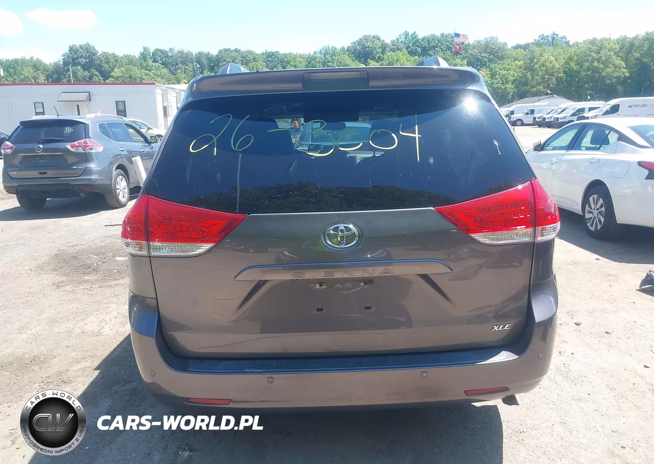 2013 Toyota Sienna Xle V6 8 Passenger VIN:5TDYK3DC8DS325484 - 15