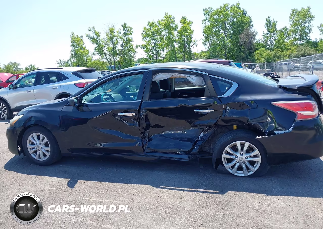 2014 Nissan Altima 2.5 S VIN:1N4AL3AP7EC137201 - 14