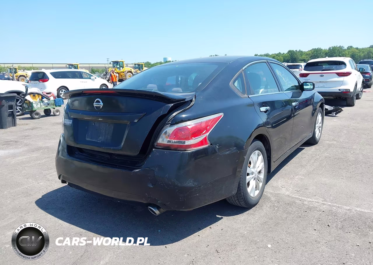 2014 Nissan Altima 2.5 S VIN:1N4AL3AP7EC137201 - 4