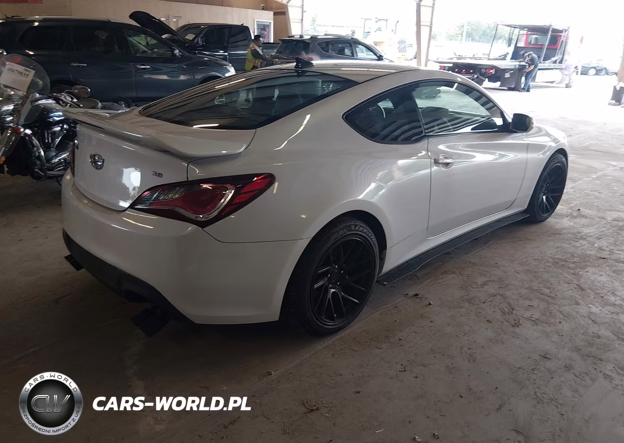 2015 Hyundai Genesis 3.8 Base VIN:KMHHU6KJ6FU124335 - 4