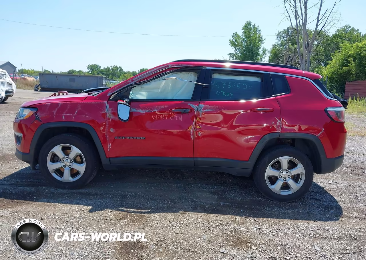 2018 Jeep Compass Latitude 4X4 VIN:3C4NJDBBXJT207704 - 14