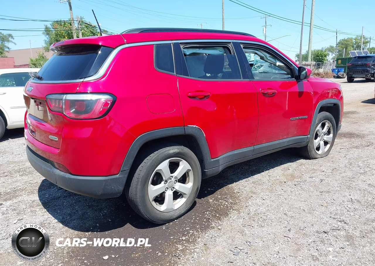 2018 Jeep Compass Latitude 4X4 VIN:3C4NJDBBXJT207704 - 4