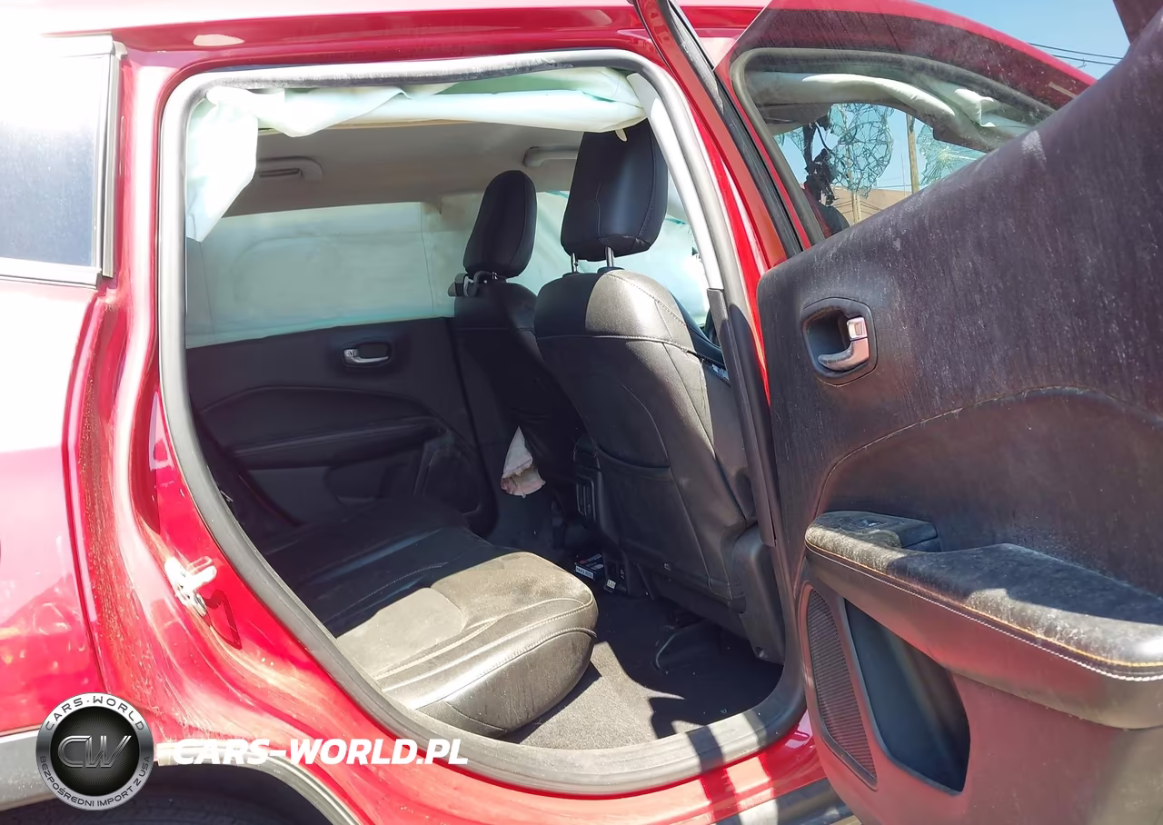 2018 Jeep Compass Latitude 4X4 VIN:3C4NJDBBXJT207704 - 8