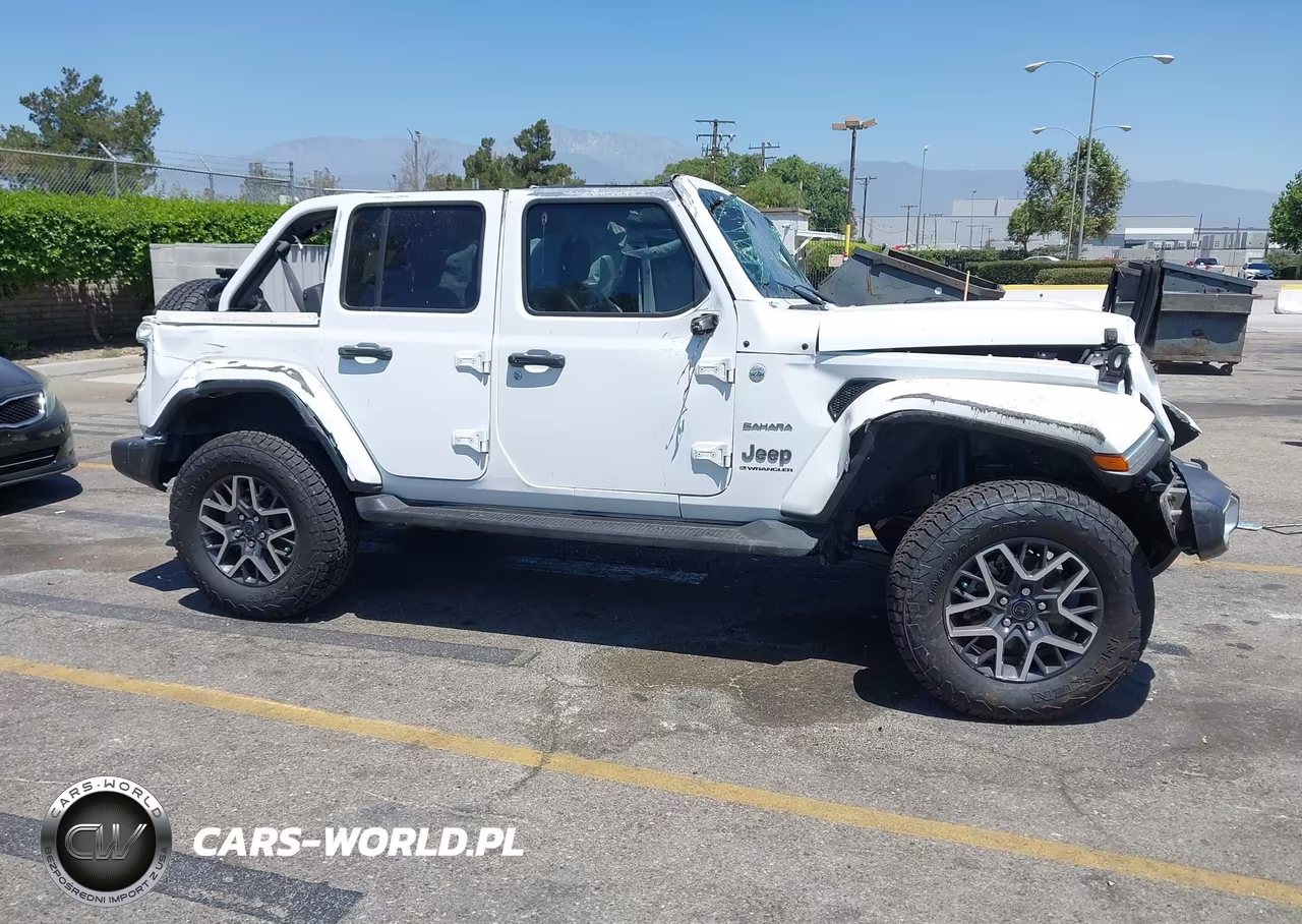 2024 Jeep Wrangler 4-Door Sahara 4X4 VIN:1C4PJXEN4RW106440 - 17