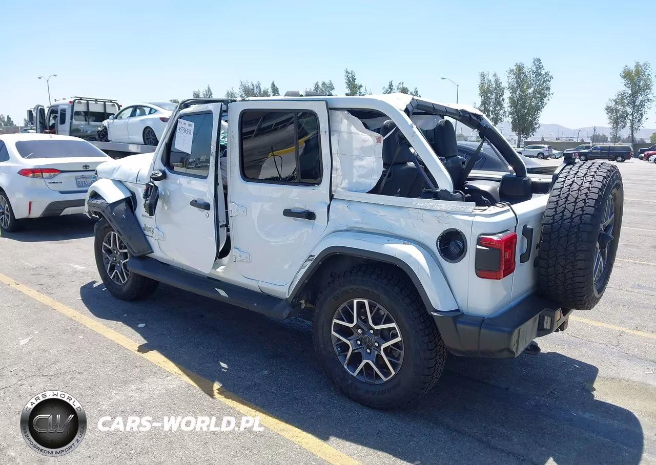 2024 Jeep Wrangler 4-Door Sahara 4X4 VIN:1C4PJXEN4RW106440 - 3