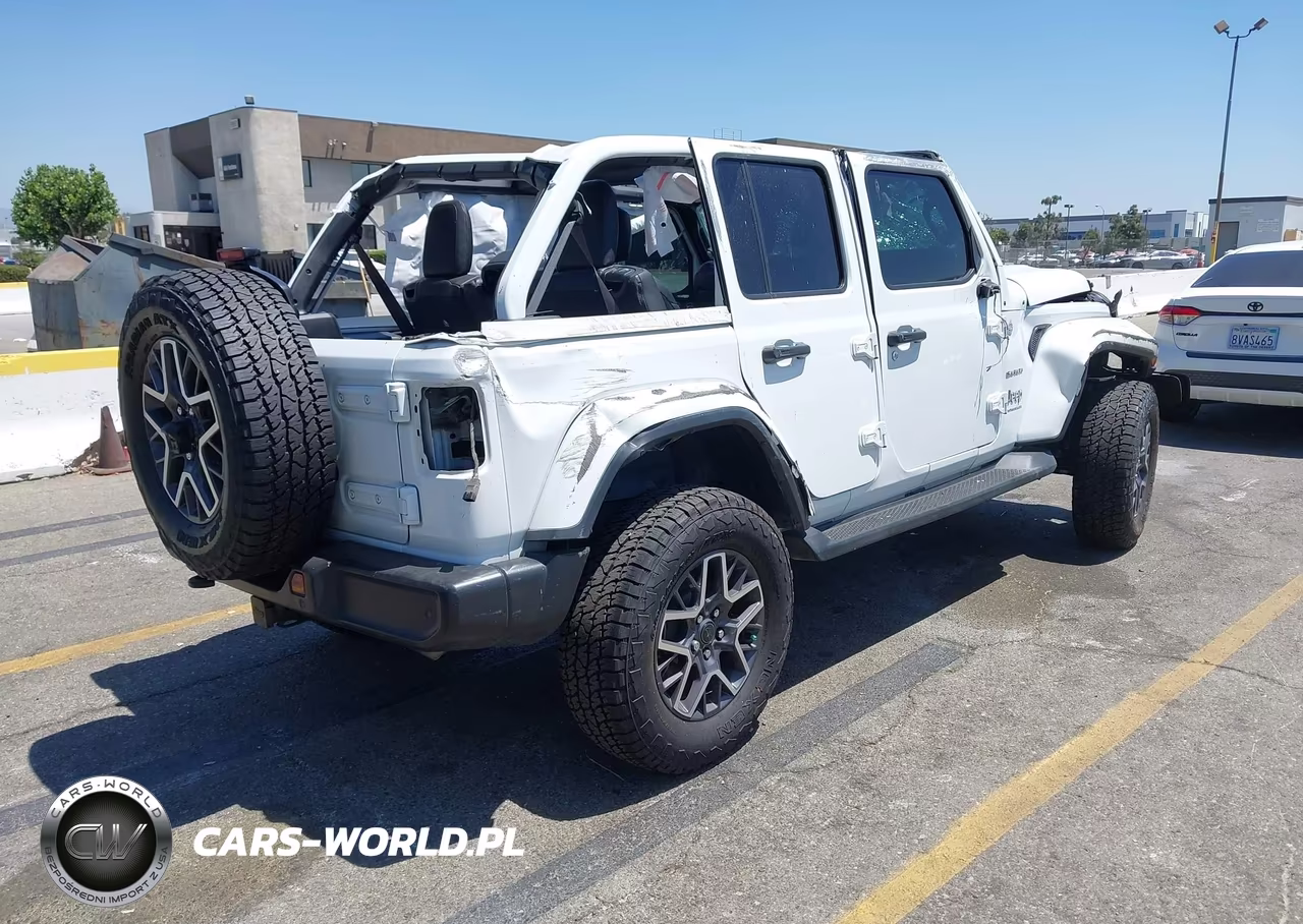2024 Jeep Wrangler 4-Door Sahara 4X4 VIN:1C4PJXEN4RW106440 - 4