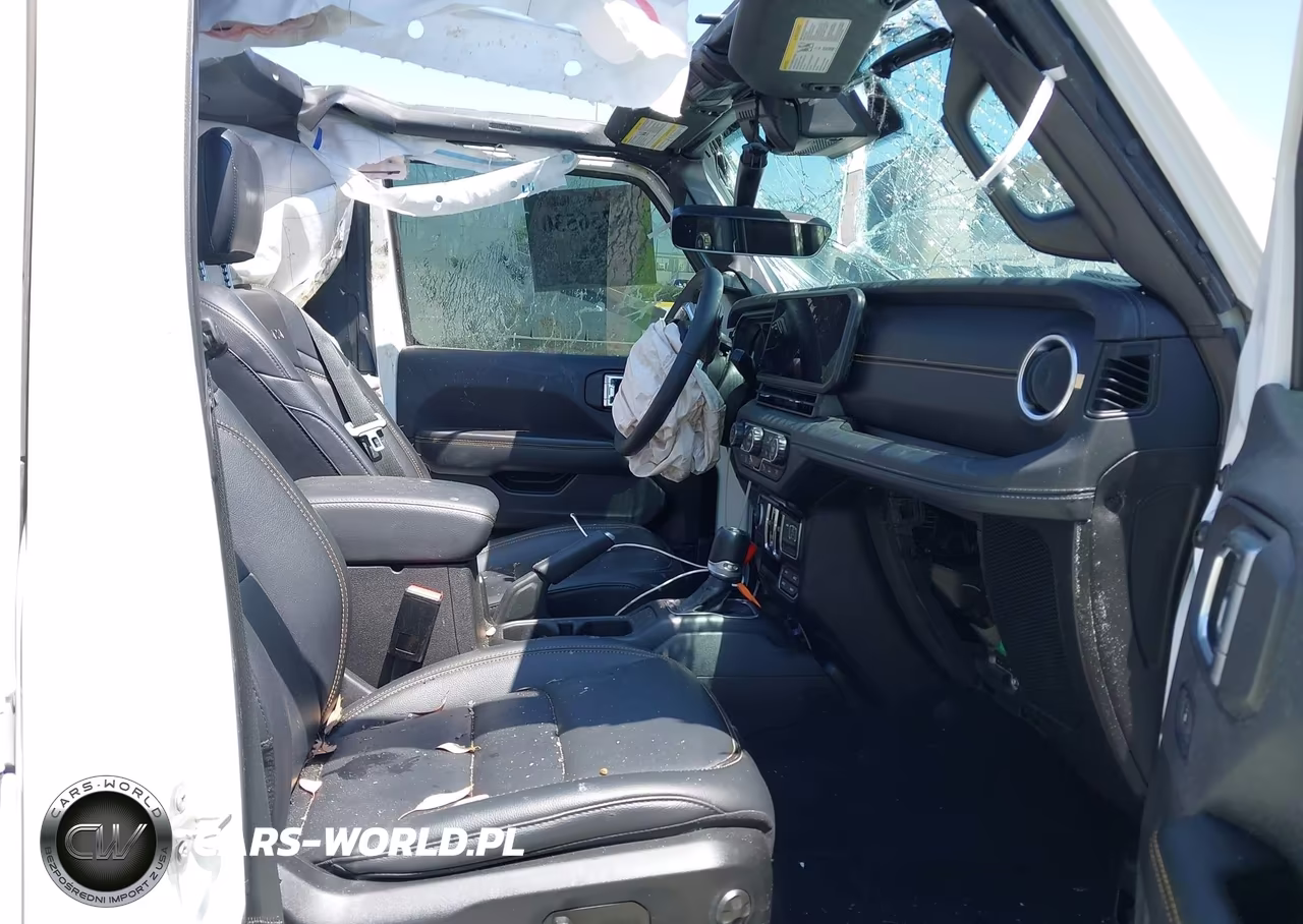 2024 Jeep Wrangler 4-Door Sahara 4X4 VIN:1C4PJXEN4RW106440 - 5