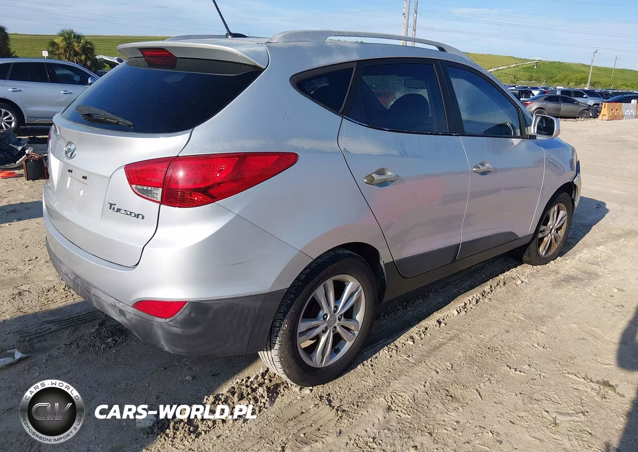 2010 Hyundai Tucson Gls VIN:KM8JU3ACXAU020524 - 4
