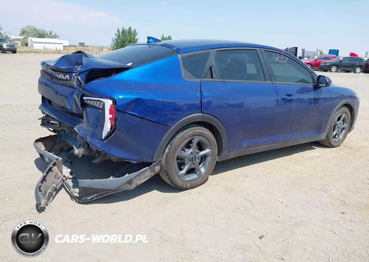 2025 Kia K4 Lxs VIN:3KPFT4DE2SE145159 - 4